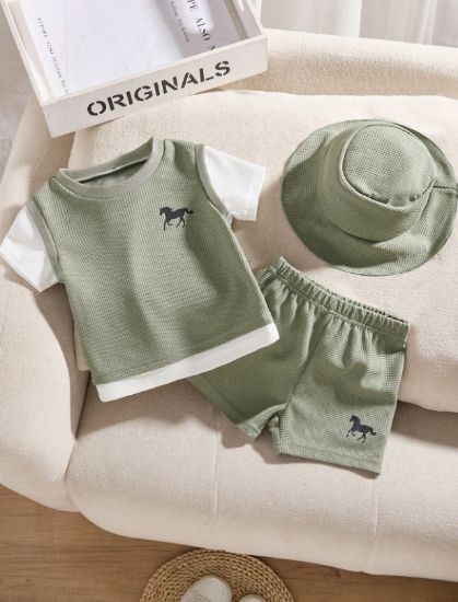 Picture of Baby Boys 3-Piece Set - knitted with hat