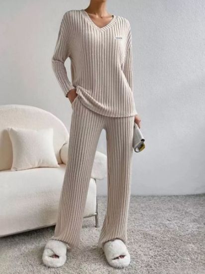 Picture of Women’s Autumn Two-Piece Set – Straight-Cut Pants with V-Neck Striped Knitted Top