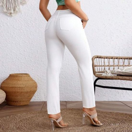 Picture of Women’s Large White Cropped Straight-Leg Jeans