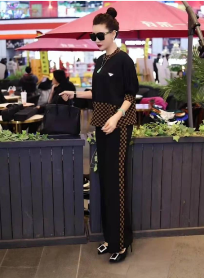 Picture of Women’s Spring & Summer Patchwork Casual Suit – Slimming Hoodie with Wide-Leg Pants