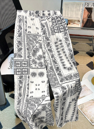 Picture of Women’s Pants – whole Print, wide led, elastic waist