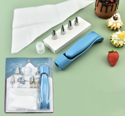 Picture of New Squeeze Cream Mounting Gun – Set of Mounting Aids (Nozzle, Cream Bag, Baking Tool & Mounting Pen)